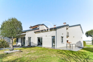 Maison familiale 210 m2 sur 2200 m2 sans vis-à-vis